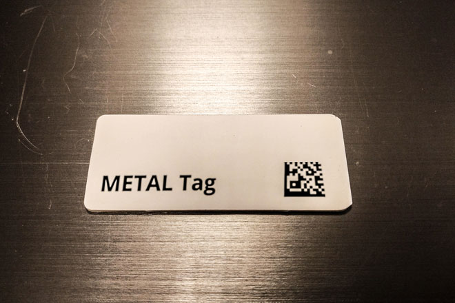 RFID tag attached to a metalic part